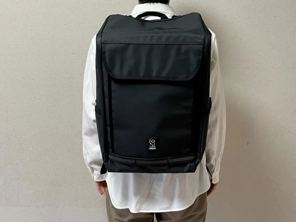 09VOLCAN BACKPACK PLUS 後ろ着用