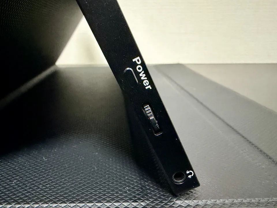 5JAPANNEXT_JNMDOLED1331UHDRT左詳細_