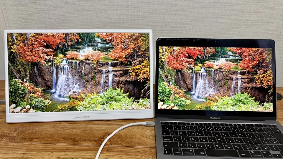 13JAPANNEXT_JNMDEi156F2W_MacBook滝_