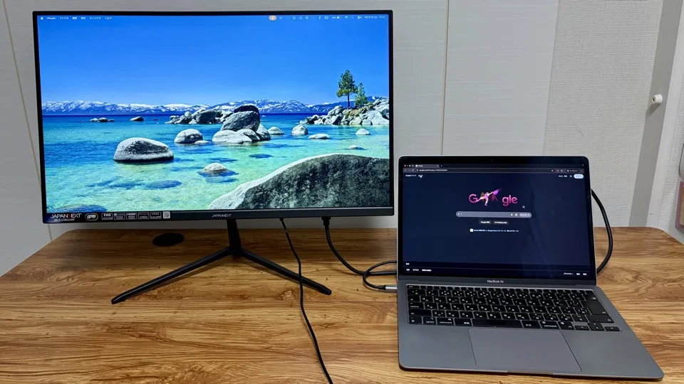 JN-Ei238G144FをノートPCにHDMI接続した様子
